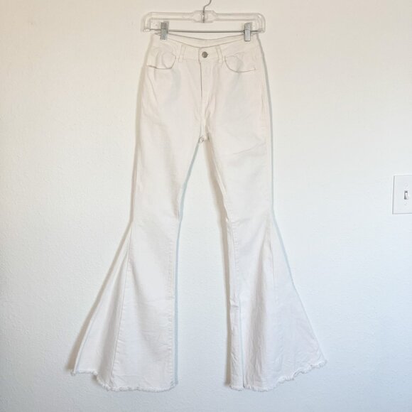 Altar'd State Denim - Altar'd State Mid Rise Flare Bell Bottom White Stretchy Jeans Size Small